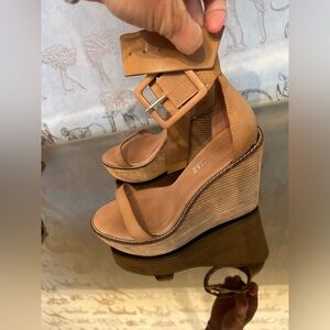 Women’s Wedges Alias Mae Sandals Sz. 8
